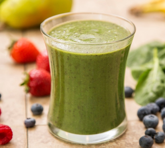 Green Superfood Fruit Smoothie!